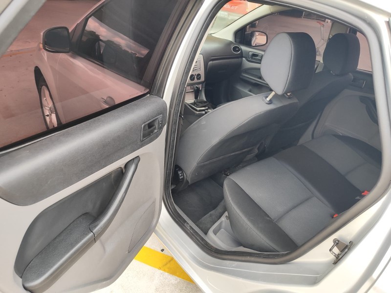 FOCUS 2.0 GLX 16V GASOLINA 4P AUTOMÁTICO - 2011 - FARROUPILHA