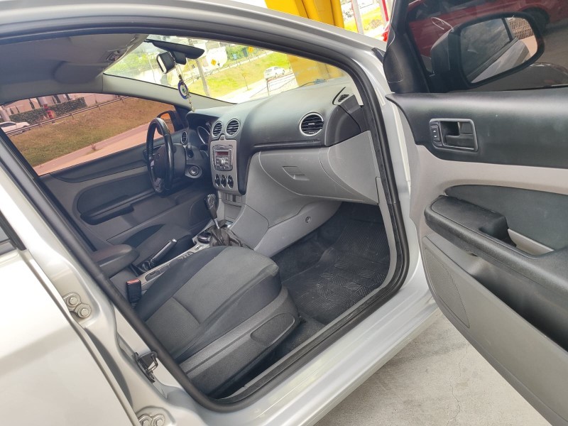 FOCUS 2.0 GLX 16V GASOLINA 4P AUTOMÁTICO - 2011 - FARROUPILHA