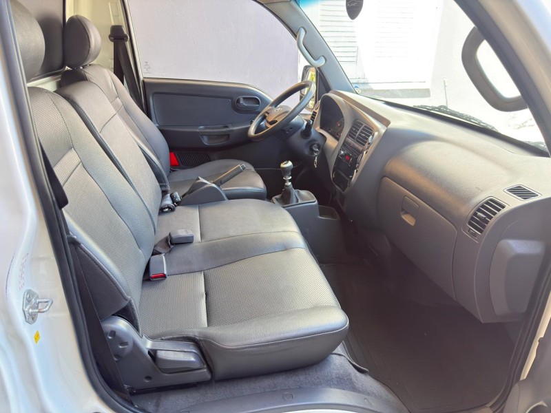 BONGO 2.5 K-2500 4X2 CS TURBO DIESEL 2P MANUAL - 2016 - FARROUPILHA