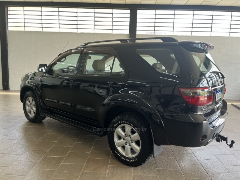 HILUX SW4 3.0 SRV 4X4 7 LUGARES 16V TURBO INTERCOOLER DIESEL 4P AUTOMÁTICO - 2010 - CAXIAS DO SUL