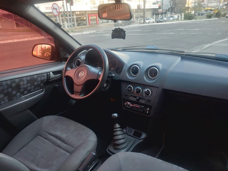 PRISMA 1.0 MPFI JOY 8V FLEX 4P MANUAL - 2010 - CAXIAS DO SUL