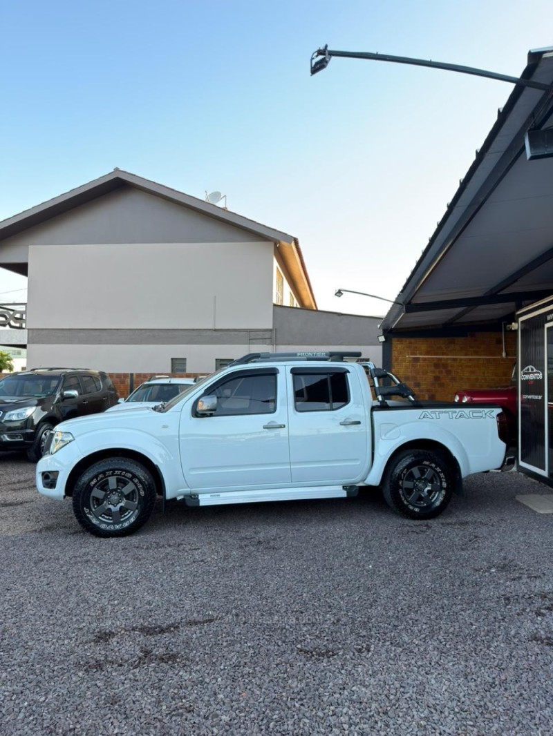 FRONTIER 2.5 SV ATTACK 4X4 CD TURBO ELETRONIC DIESEL 4P MANUAL - 2014 - LAJEADO