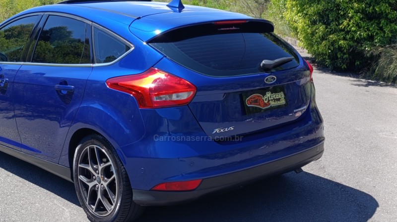 FOCUS 2.0 TITANIUM PLUS 16V FLEX 4P AUTOMÁTICO - 2016 - CAXIAS DO SUL