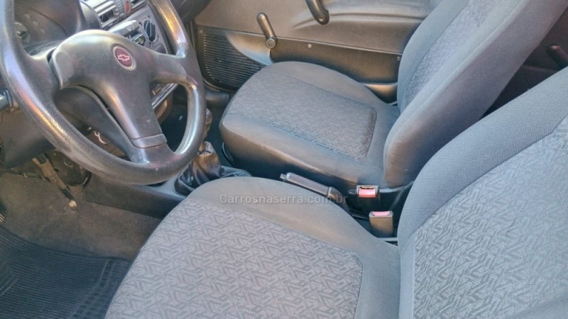 CORSA 1.6 MPFI SUPER SEDAN 8V GASOLINA 4P MANUAL - 2005 - CAXIAS DO SUL