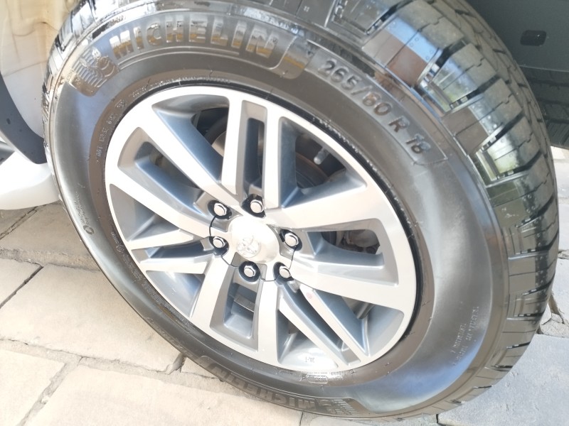 HILUX SW4 2.8 SRX 4X4 7 LUGARES 16V TURBO INTERCOOLER DIESEL 4P AUTOMÁTICO - 2017 - VERANóPOLIS