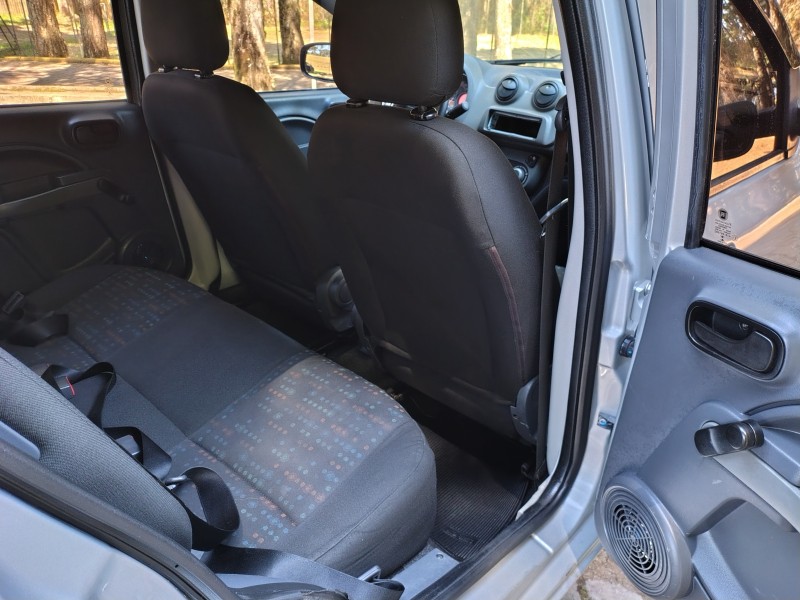 UNO 1.0 VIVACE 8V FLEX 4P MANUAL - 2013 - CAXIAS DO SUL