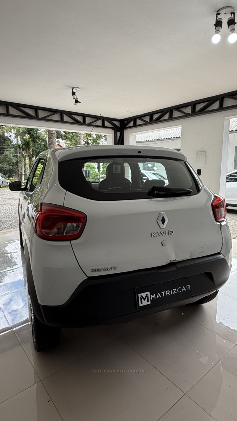 KWID 1.0 12V SCE FLEX INTENSE MANUAL - 2020 - CANELA