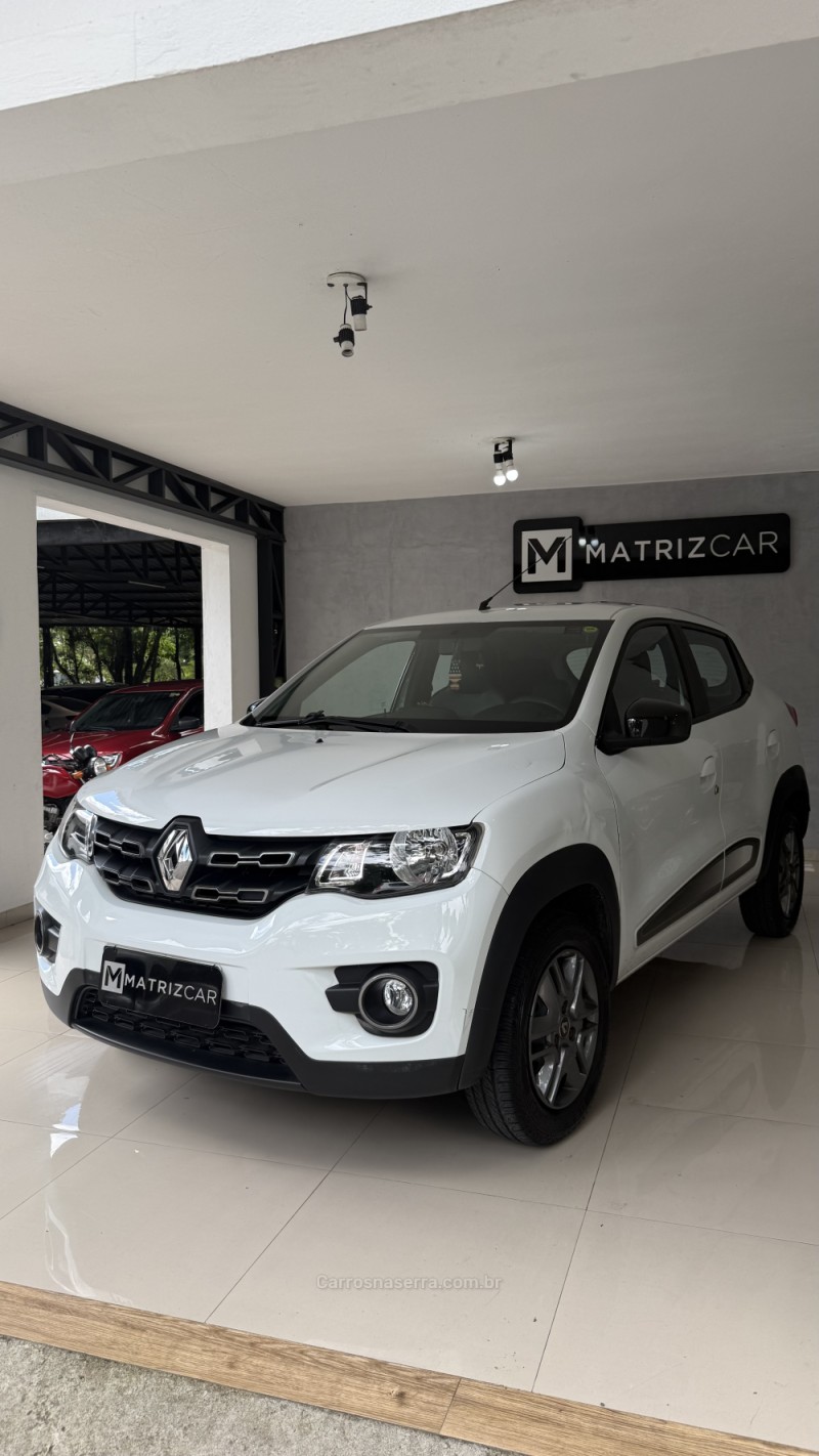 KWID 1.0 12V SCE FLEX INTENSE MANUAL - 2020 - CANELA