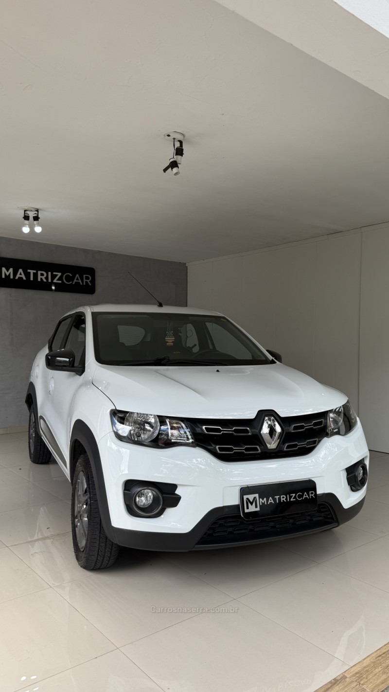 KWID 1.0 12V SCE FLEX INTENSE MANUAL - 2020 - CANELA