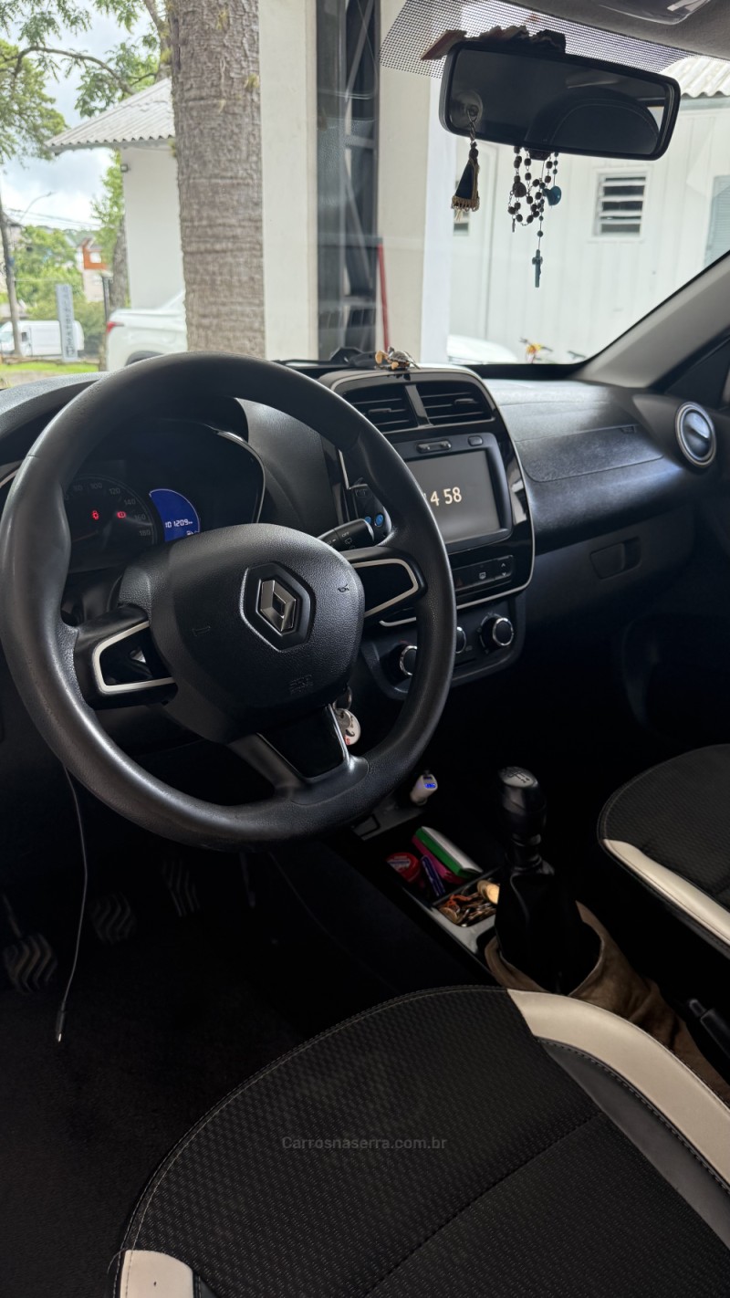 KWID 1.0 12V SCE FLEX INTENSE MANUAL - 2020 - CANELA