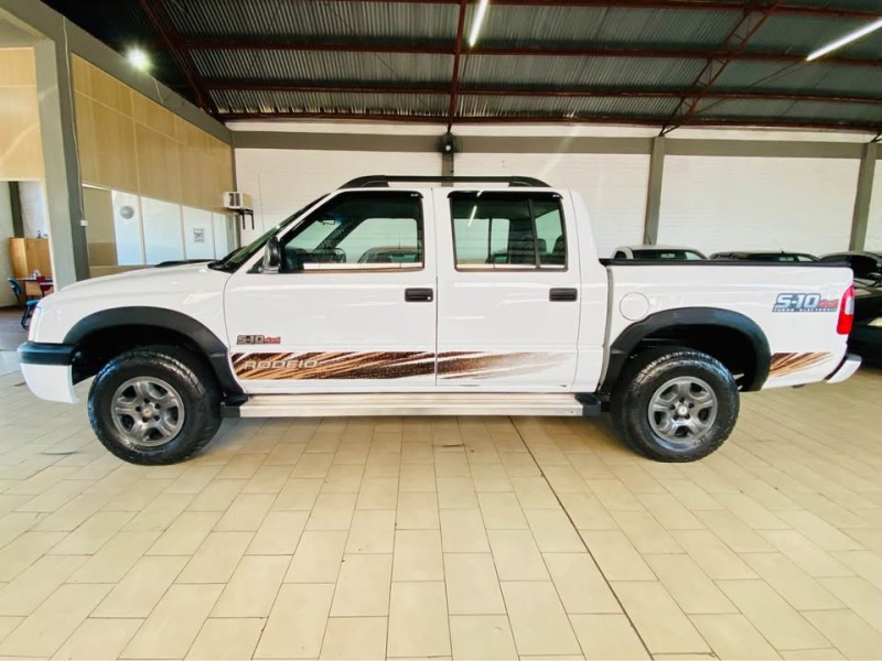 S10 2.8 COLINA 4X4 CD 12V TURBO INTERCOOLER DIESEL 4P MANUAL - 2006 - CAXIAS DO SUL