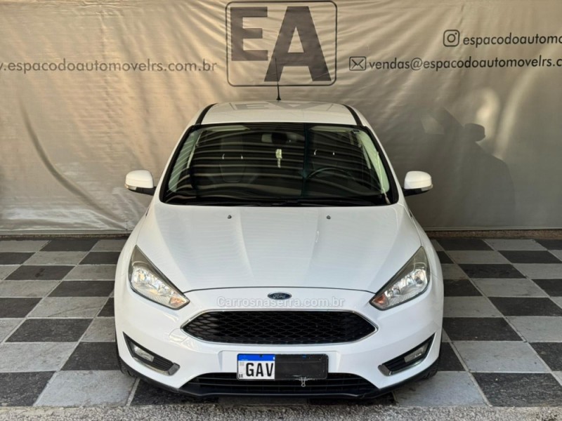 FOCUS 2.0 SE HATCH 16V FLEX 4P AUTO - 2016 - NOVA PRATA