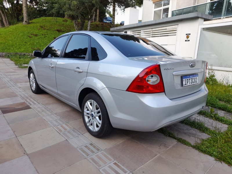 FOCUS 2.0 GLX SEDAN 16V FLEX 4P MANUAL - 2009 - FARROUPILHA