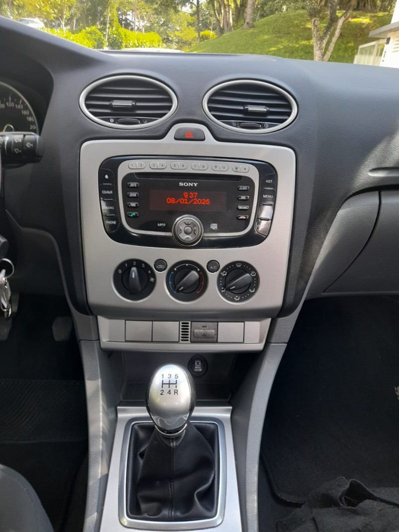 FOCUS 2.0 GLX SEDAN 16V FLEX 4P MANUAL - 2009 - FARROUPILHA