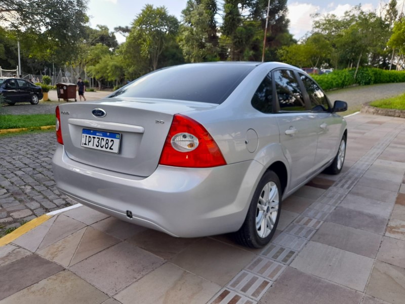 FOCUS 2.0 GLX SEDAN 16V FLEX 4P MANUAL - 2009 - FARROUPILHA