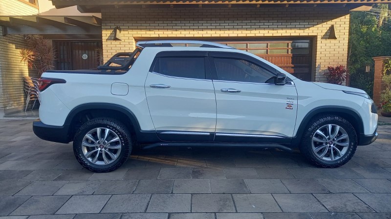 TORO 2.0 16V TURBO DIESEL VOLCANO AT9 4X4 AUTOMÁTICO - 2019 - CAXIAS DO SUL