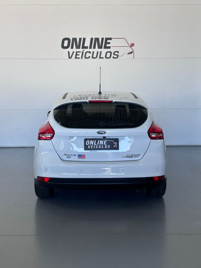 FOCUS 2.0 TITANIUM 16V FLEX 4P AUTOMÁTICO - 2016 - FARROUPILHA