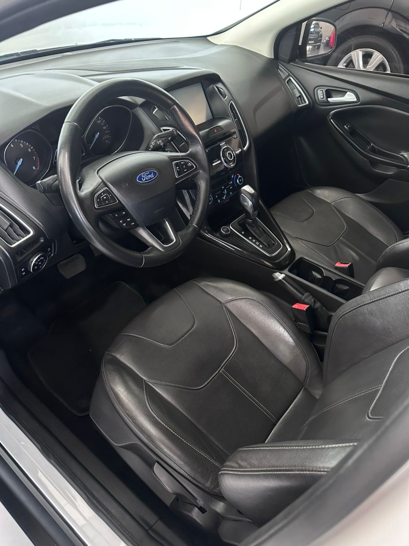 FOCUS 2.0 TITANIUM 16V FLEX 4P AUTOMÁTICO - 2016 - FARROUPILHA
