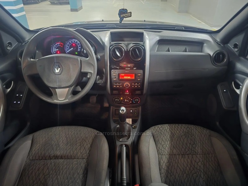 DUSTER 1.6 EXPRESSION 4X2 16V FLEX 4P MANUAL - 2020 - PORTO ALEGRE