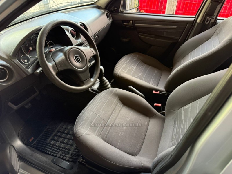 PRISMA 1.4 MPFI MAXX 8V FLEX 4P MANUAL - 2011 - FARROUPILHA