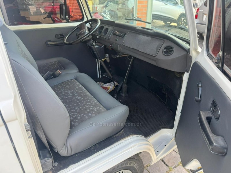 KOMBI 1.6 MI STD LOTAÇÃO 8V GASOLINA 3P MANUAL - 2004 - SãO MARCOS