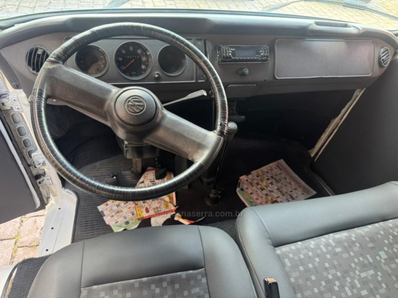 KOMBI 1.6 MI STD LOTAÇÃO 8V GASOLINA 3P MANUAL - 2004 - SãO MARCOS