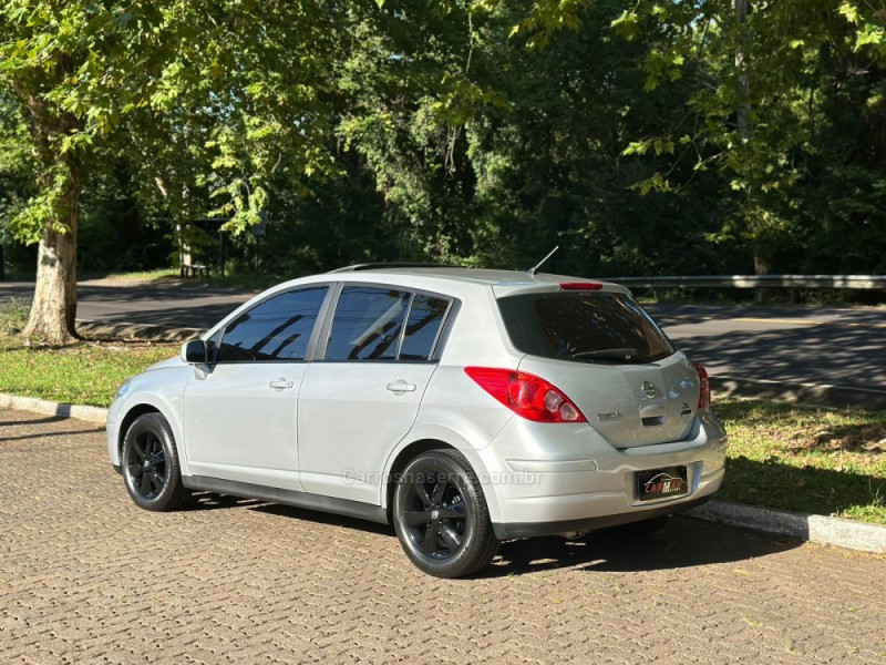 TIIDA 1.8 SL 16V FLEX 4P AUTOMÁTICO - 2011 - DOIS IRMãOS