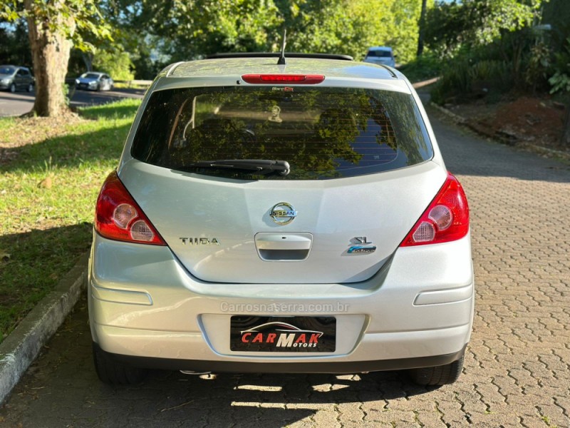 TIIDA 1.8 SL 16V FLEX 4P AUTOMÁTICO - 2011 - DOIS IRMãOS