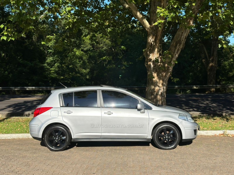 TIIDA 1.8 SL 16V FLEX 4P AUTOMÁTICO - 2011 - DOIS IRMãOS