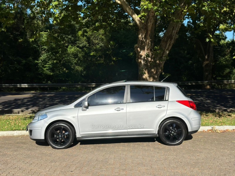 TIIDA 1.8 SL 16V FLEX 4P AUTOMÁTICO - 2011 - DOIS IRMãOS