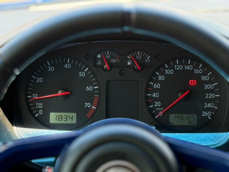 GOLF 1.6 8V GASOLINA 4P MANUAL - 2001 - LAGOA VERMELHA