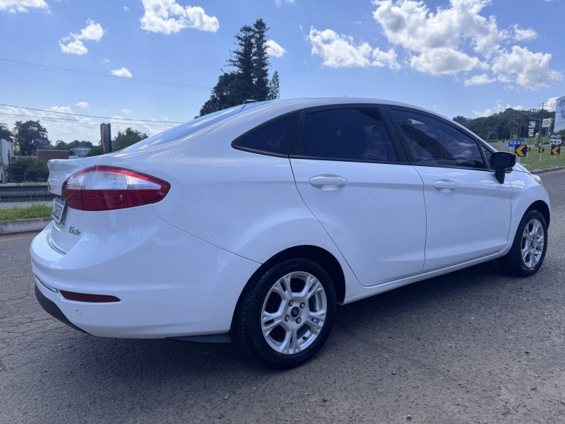 FIESTA 1.6 MPI SEDAN 8V FLEX 4P MANUAL - 2016 - DOIS IRMãOS