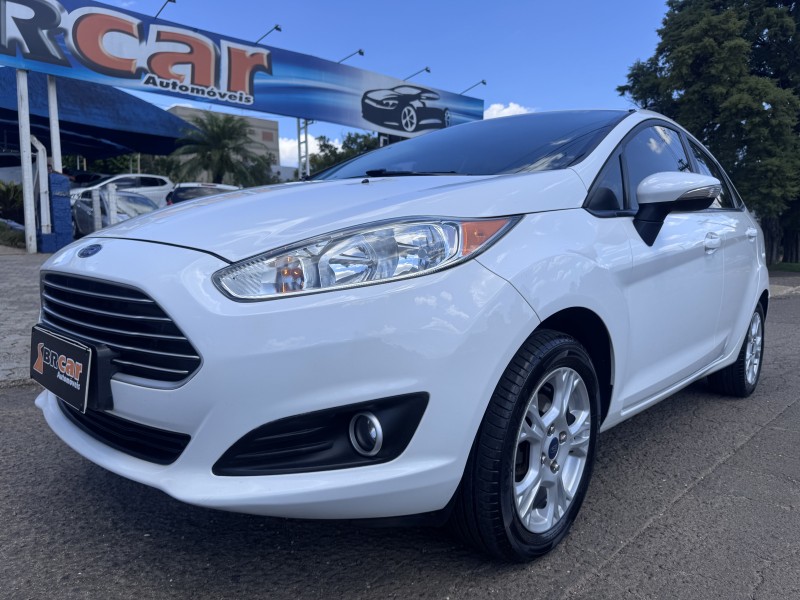 fiesta 1.6 mpi sedan 8v flex 4p manual 2016 dois irmaos