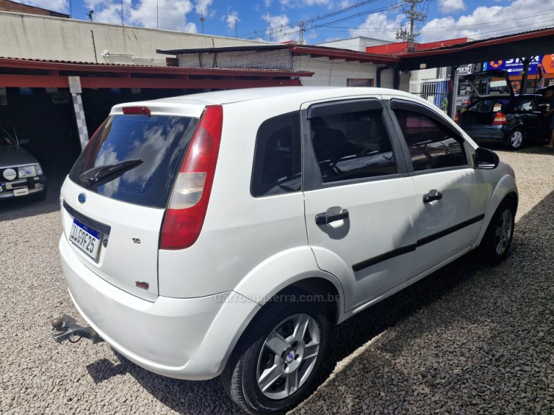 FIESTA 1.6 MPI 8V GASOLINA 4P MANUAL - 2003 - CAXIAS DO SUL