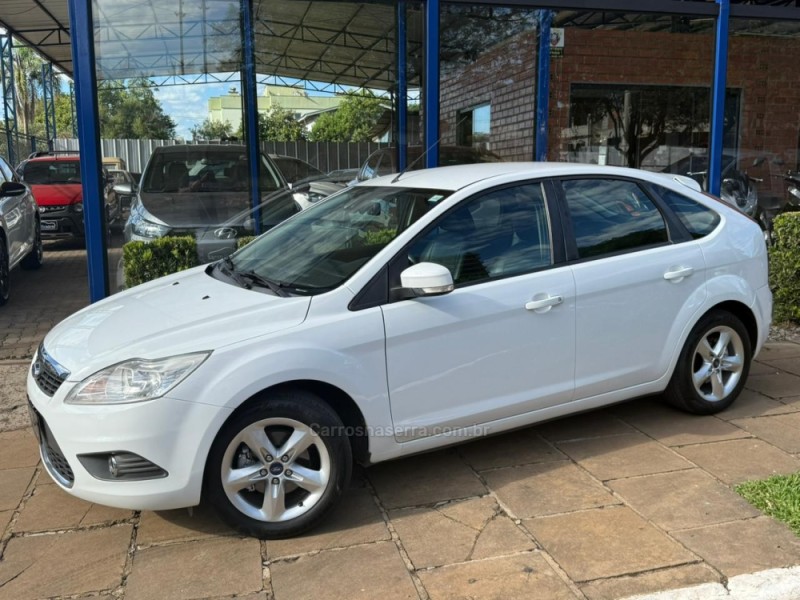FOCUS 2.0 GLX 16V GASOLINA 4P MANUAL - 2011 - LAGOA VERMELHA
