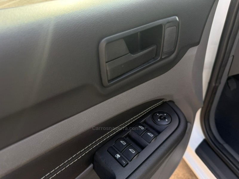 FOCUS 2.0 GLX 16V GASOLINA 4P MANUAL - 2011 - LAGOA VERMELHA