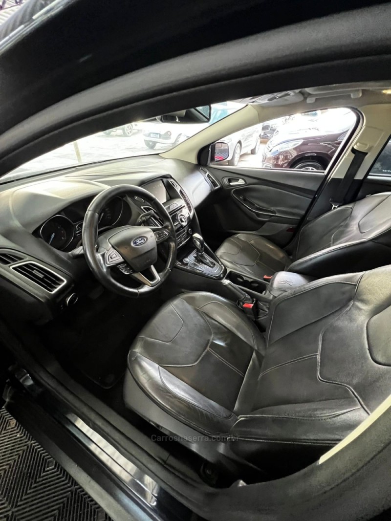FOCUS 2.0 TITANIUM PLUS FASTBACK 16V FLEX 4P AUTOMÁTICO - 2016 - PASSO FUNDO