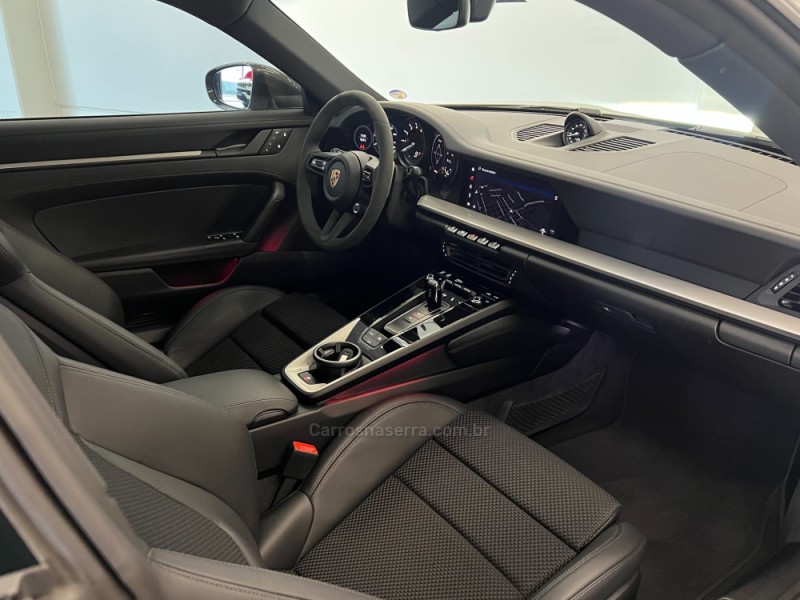 911 3.0 CARRERA T COUPÉ AUTOMÁTICO - 2024 - FLORES DA CUNHA