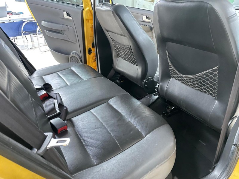 CROSSFOX 1.6 MI FLEX 8V 4P MANUAL - 2005 - CAXIAS DO SUL