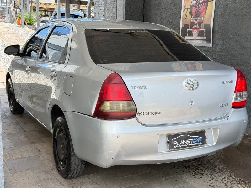 ETIOS 1.5 XS SEDAN 16V FLEX 4P MANUAL - 2014 - FARROUPILHA