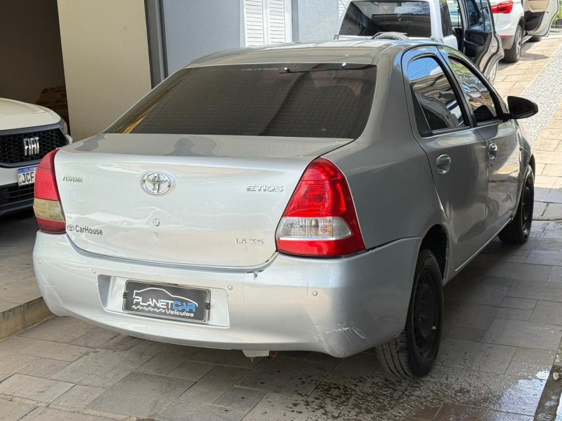 ETIOS 1.5 XS SEDAN 16V FLEX 4P MANUAL - 2014 - FARROUPILHA