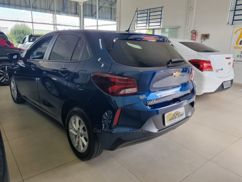 ONIX 1.0 LT 12V FLEX 4P MANUAL - 2023 - VACARIA