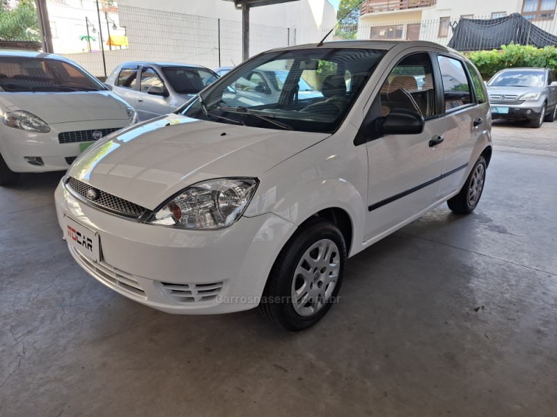 FIESTA 1.0 MPI PERSONNALITÉ 8V GASOLINA 4P MANUAL - 2005 - GARIBALDI