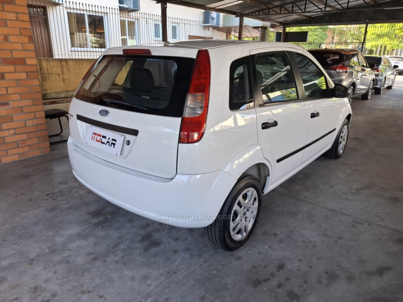 FIESTA 1.0 MPI PERSONNALITÉ 8V GASOLINA 4P MANUAL - 2005 - GARIBALDI