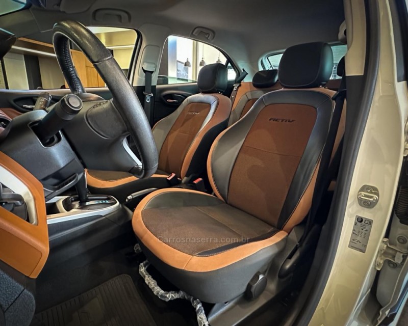 ONIX 1.4 MPFI ACTIV 8V FLEX 4P MANUAL - 2018 - GARIBALDI