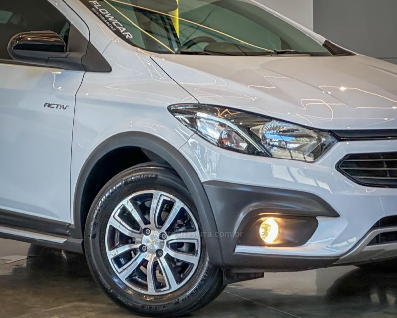 ONIX 1.4 MPFI ACTIV 8V FLEX 4P MANUAL - 2018 - GARIBALDI