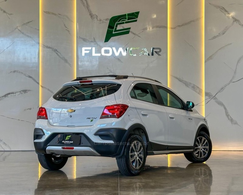 ONIX 1.4 MPFI ACTIV 8V FLEX 4P MANUAL - 2018 - GARIBALDI