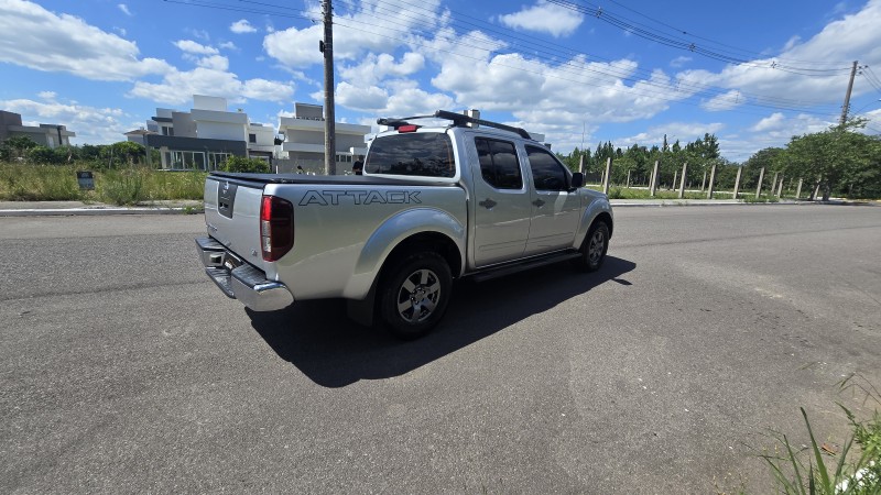 FRONTIER 2.5 LE ATTACK 4X4 CD TURBO ELETRONIC DIESEL 4P AUTOMÁTICO - 2015 - BENTO GONçALVES