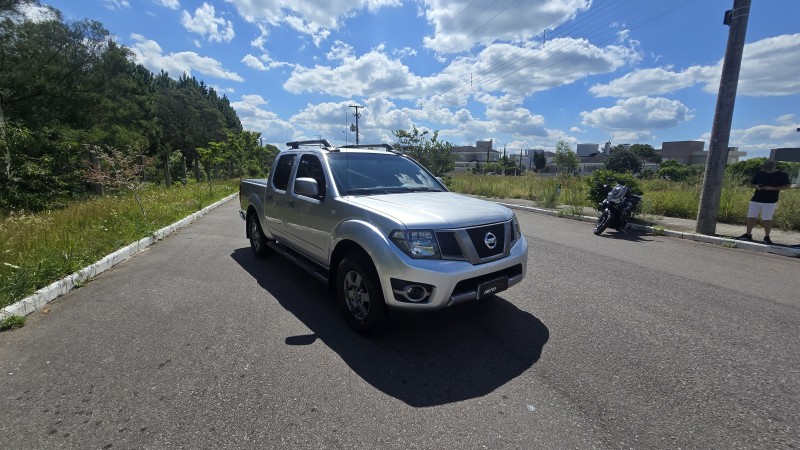 FRONTIER 2.5 LE ATTACK 4X4 CD TURBO ELETRONIC DIESEL 4P AUTOMÁTICO - 2015 - BENTO GONçALVES
