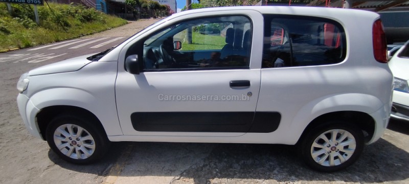 UNO 1.0 EVO VIVACE 8V FLEX 2P MANUAL - 2013 - FARROUPILHA